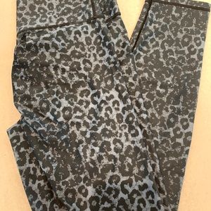 Zyia Stone Leopard Leggings